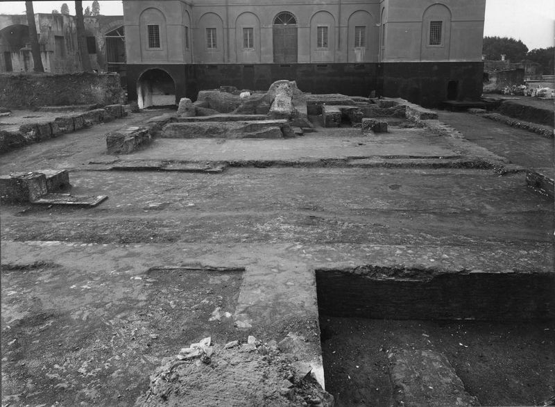 003139 - scavo archeologico - Domus Augustana, ambienti sul lato Occidentale del peristilio: zona antistante l'antiquario Palatino, dopo lo scavo