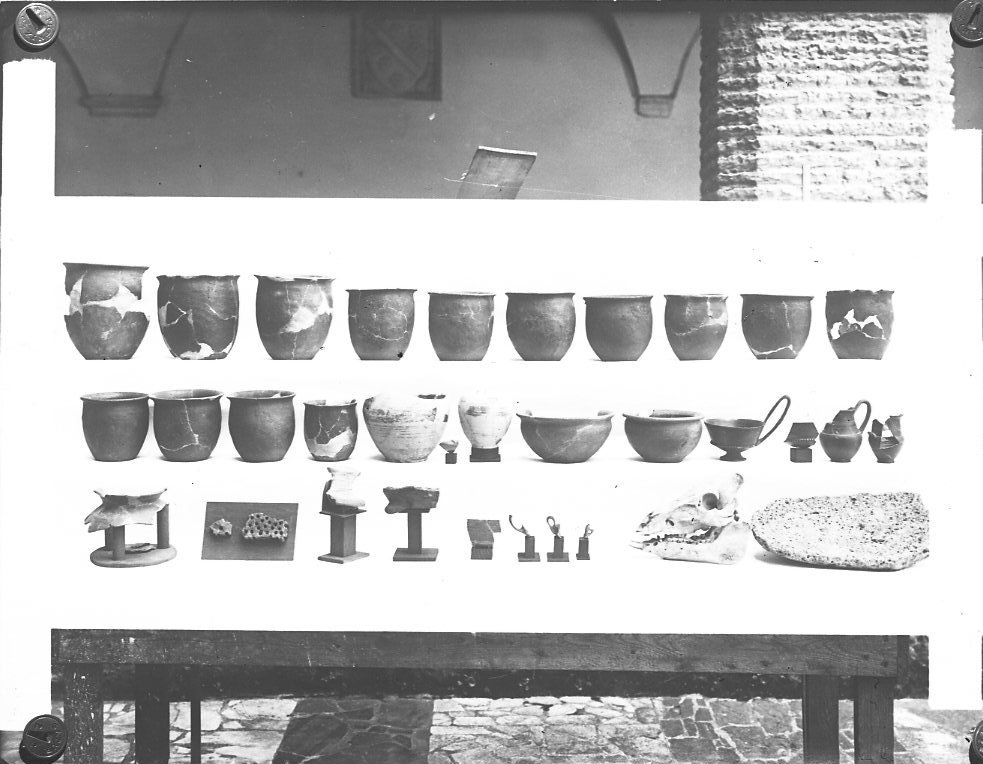 Lastra fotografica  A 356 - 9 X 12 pozzo arcaico di Vesta- Olle..jpg