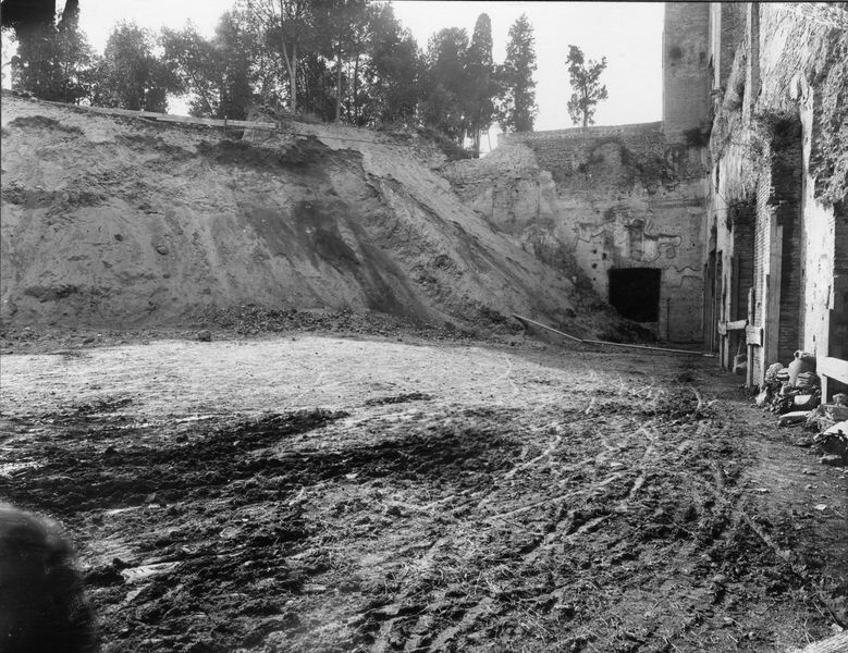 003313 - scavo archeologico - Domus Augustana, peristilio inferiore: durante i lavori di scavo, aprile 1936