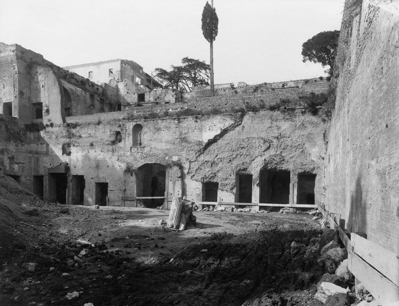 003314 - scavo archeologico - Domus Augustana, peristilio inferiore: durante i lavori di scavo, aprile 1936
