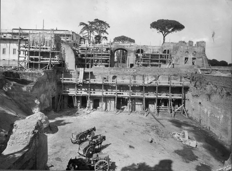 003318 - scavo archeologico - Domus Augustana, peristilio inferiore: durante i lavori di scavo, giugno 1936
