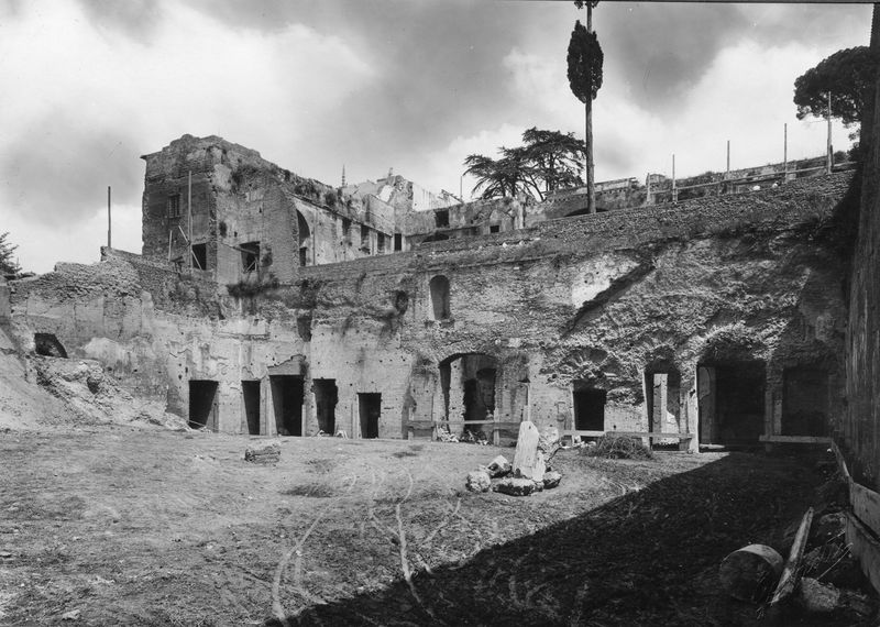 003324 - scavo archeologico - Domus Augustana, peristilio inferiore: durante i lavori di scavo, aprile 1936