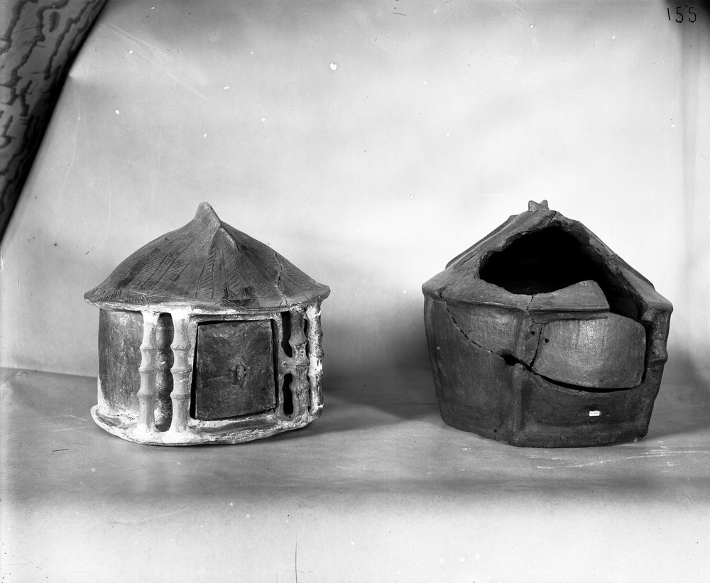 Museo Pigorini (urne a capanna) 155-asf015301.jpg