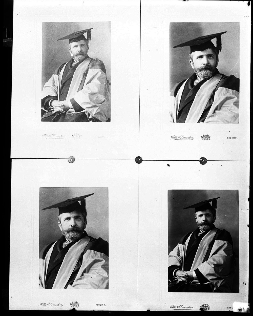 4 pose differenti di Boni con tocco e toga 663-asf015077.jpg