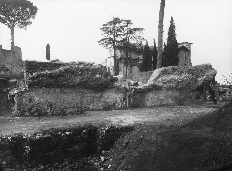 003425 - scavo archeologico - Domus Augustana, peristilio superiore: durante lo scavo