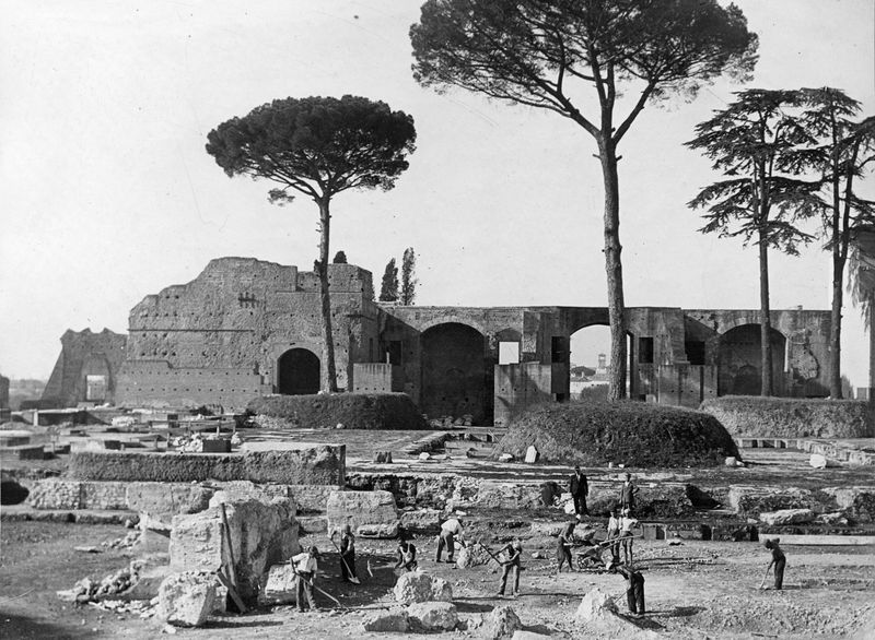 003427 - scavo archeologico - Domus Augustana, peristilio superiore: durante lo scavo