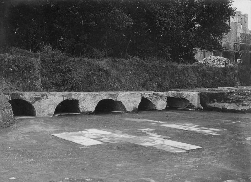 003443 - scavo archeologico - Domus Augustana, peristilio superiore: particolare del ponte 