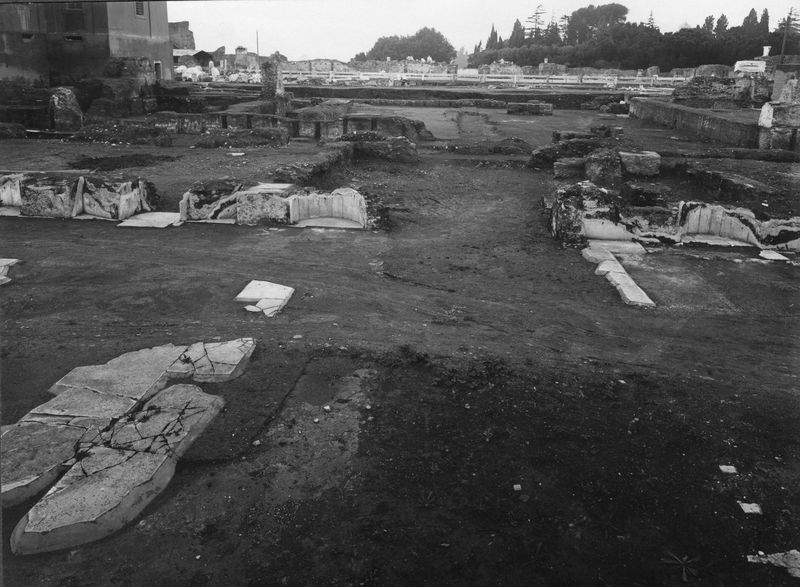 003444 - scavo archeologico - Domus Augustana, peristilio superiore: particolare della vasca dopo lo scavo