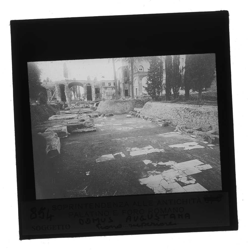 Dipaositiva 8X8 - 854.tif