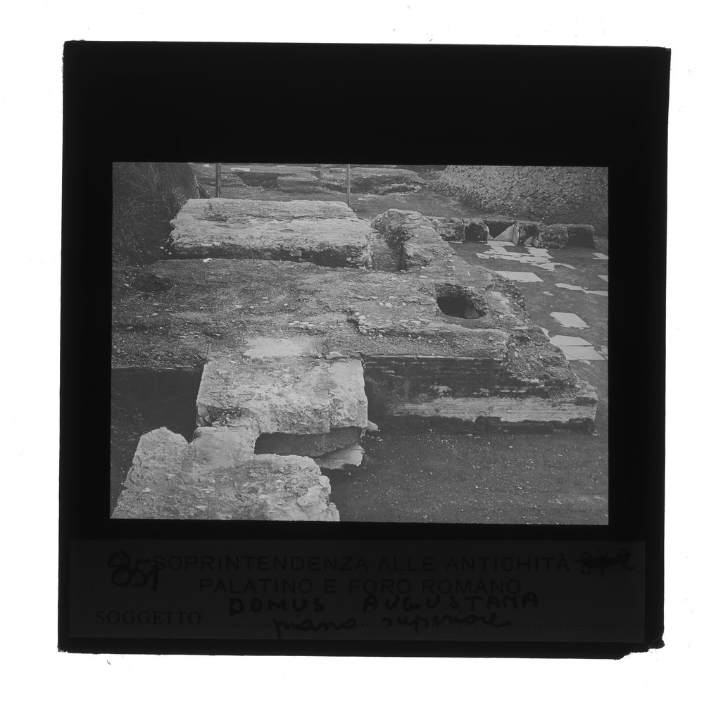 Dipaositiva 8X8 - 851.tif