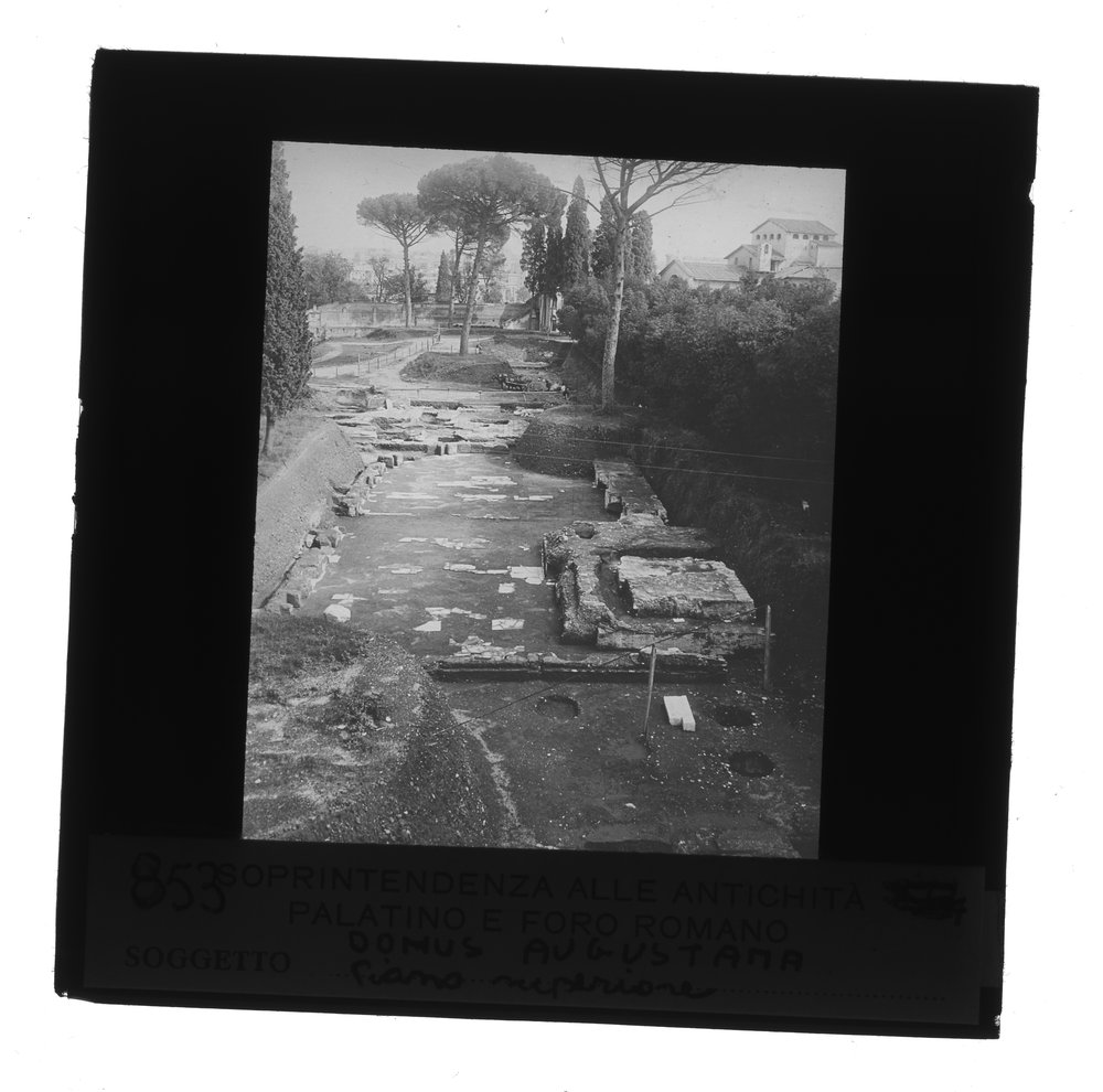 Dipaositiva 8X8 - 853.tif