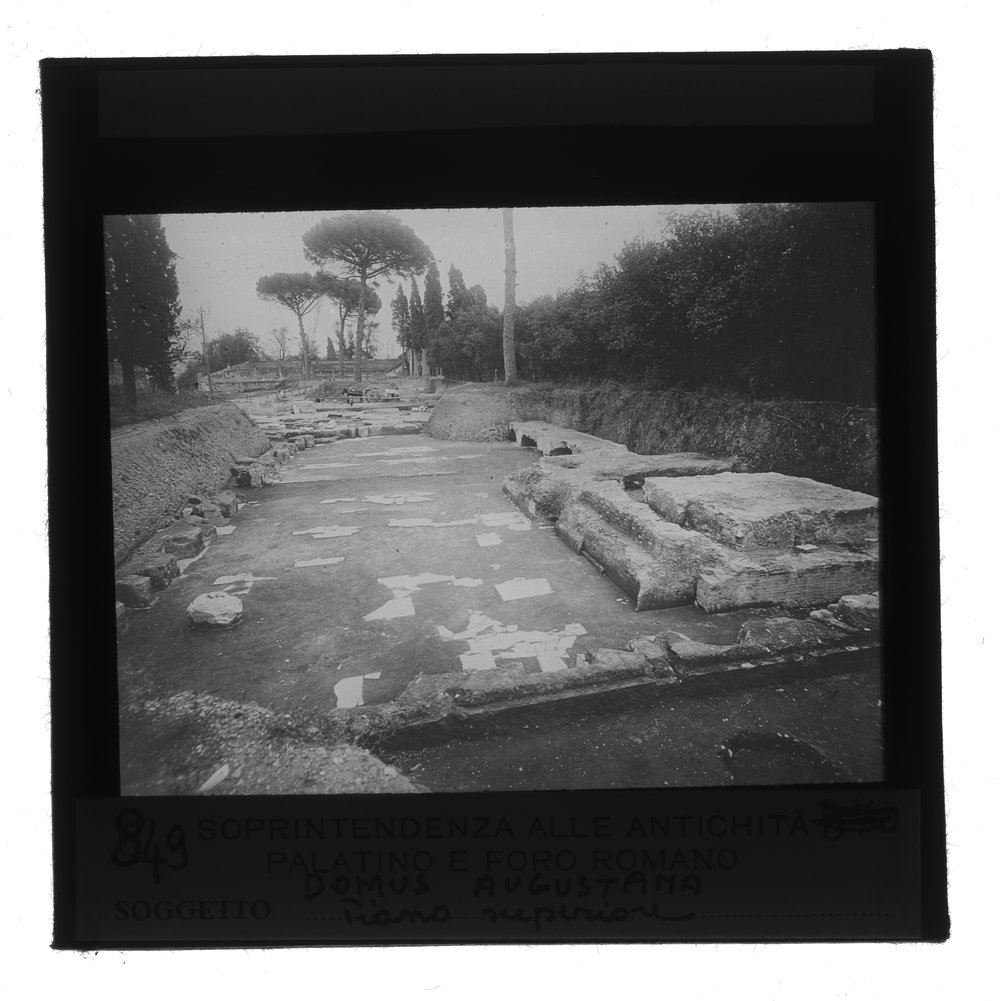 Dipaositiva 8X8 - 849.tif