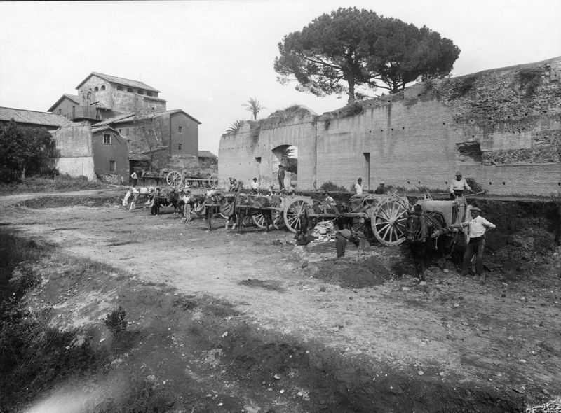 003488 - scavo archeologico - Domus Augustana, peristilio superiore: durante lo scavo, marzo 1930