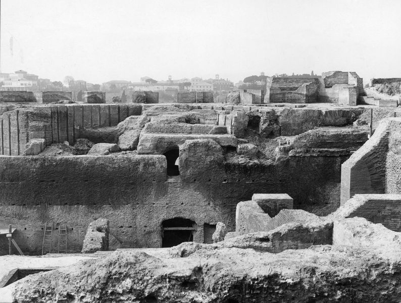 003514 - scavo archeologico - Domus Augustana, verso il Circo Massimo: piano superiore in corso di scavo