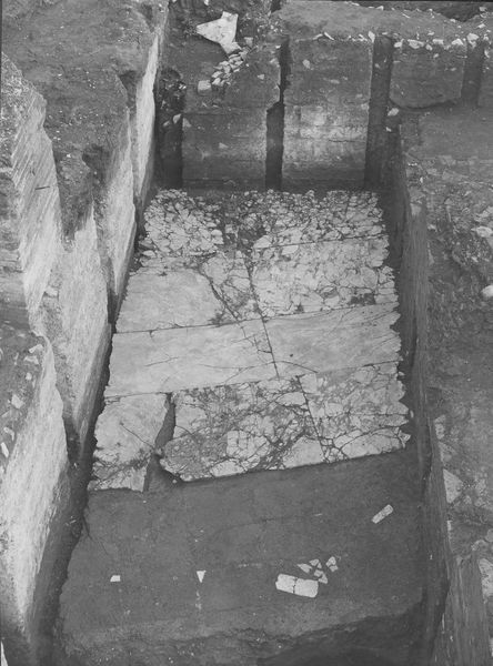 003657 - scavo archeologico - Domus Flavia, aula regia, angolo orientale: particolare dello scavo