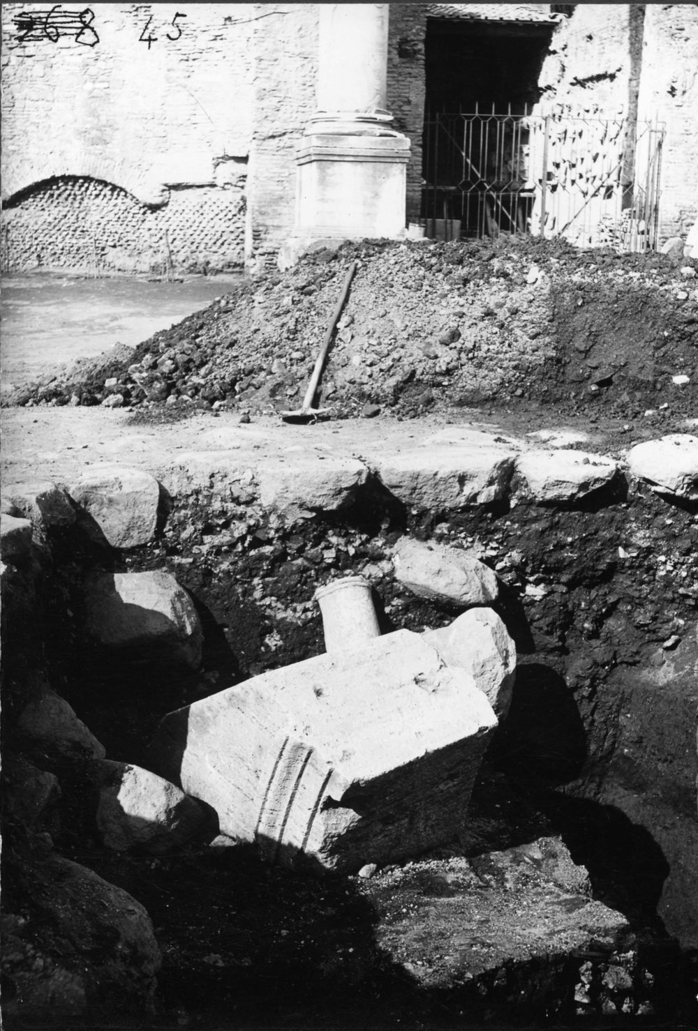 26 - FR - VS - V-asf018892.jpg
