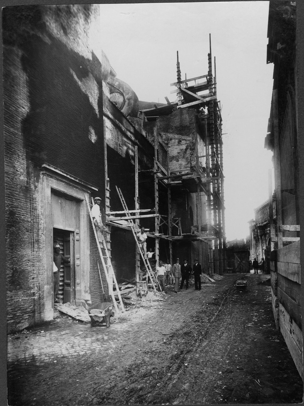 3 FR-C-LO-asf013321.jpg