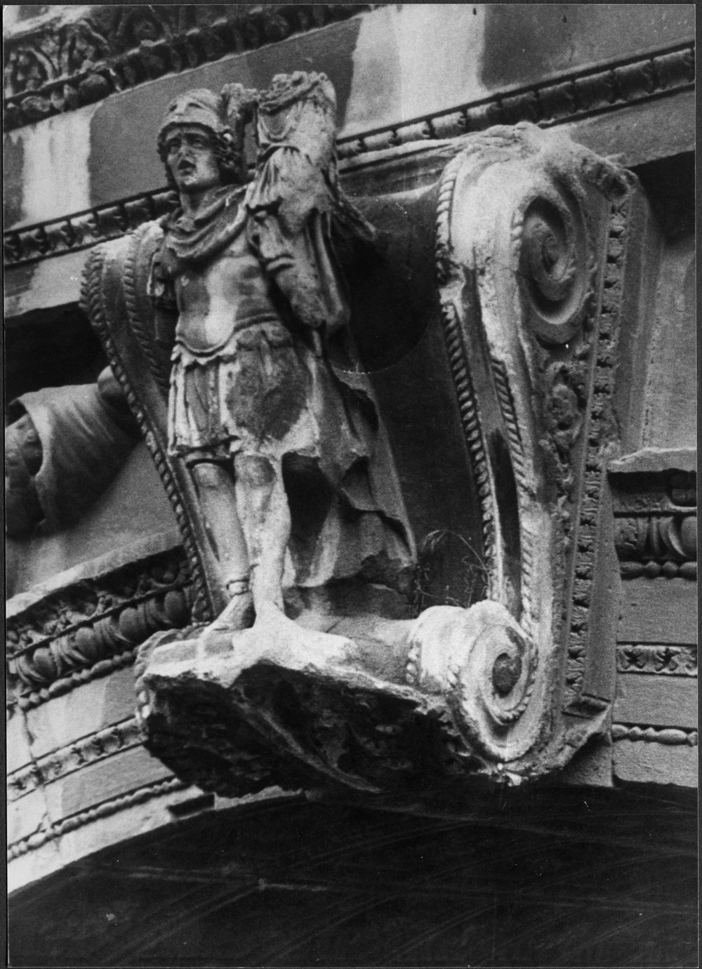 13 FR-DF-asf013524.jpg