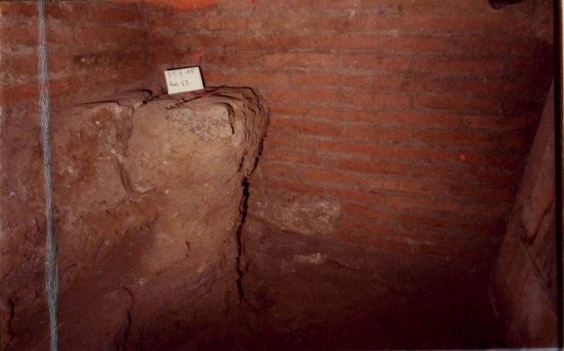 008579 - scavo archeologico - Domus Tiberiana, settore 12-Livello V: particolare scavi nell'ambiente 63 (scavi Istituto svizzero), 1985