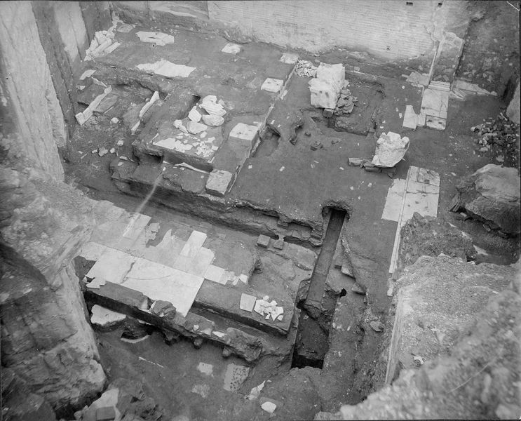 005498 - scavo archeologico - Domus Transitoria: veduta dall'alto durante i lavori di scavo. Neg. serie C nÂ° 497