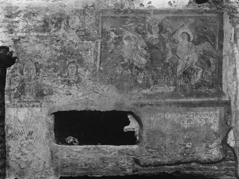 019678 - monumento - S. Maria Antiqua, pitture nell'Atrio, parete a destra entrando, parte sinistra dell'affresco di papa Adriano I; neg. serie E, n. 193
