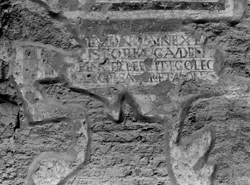 019699 - monumento - S. Maria Antiqua, pitture nell'Atrio, iscrizione frammentaria di Leone a d. della seconda abside nella parete di sinistra; neg. serie E, n. 51690