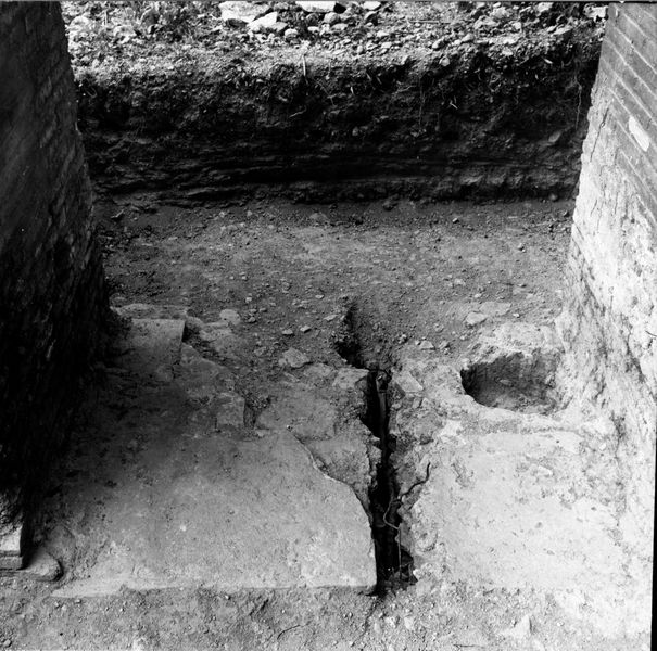 005068 - scavo archeologico - Domus Tiberiana, fronte Nord-Est settore 13-Livello IV: ambiente 8-9 scavi