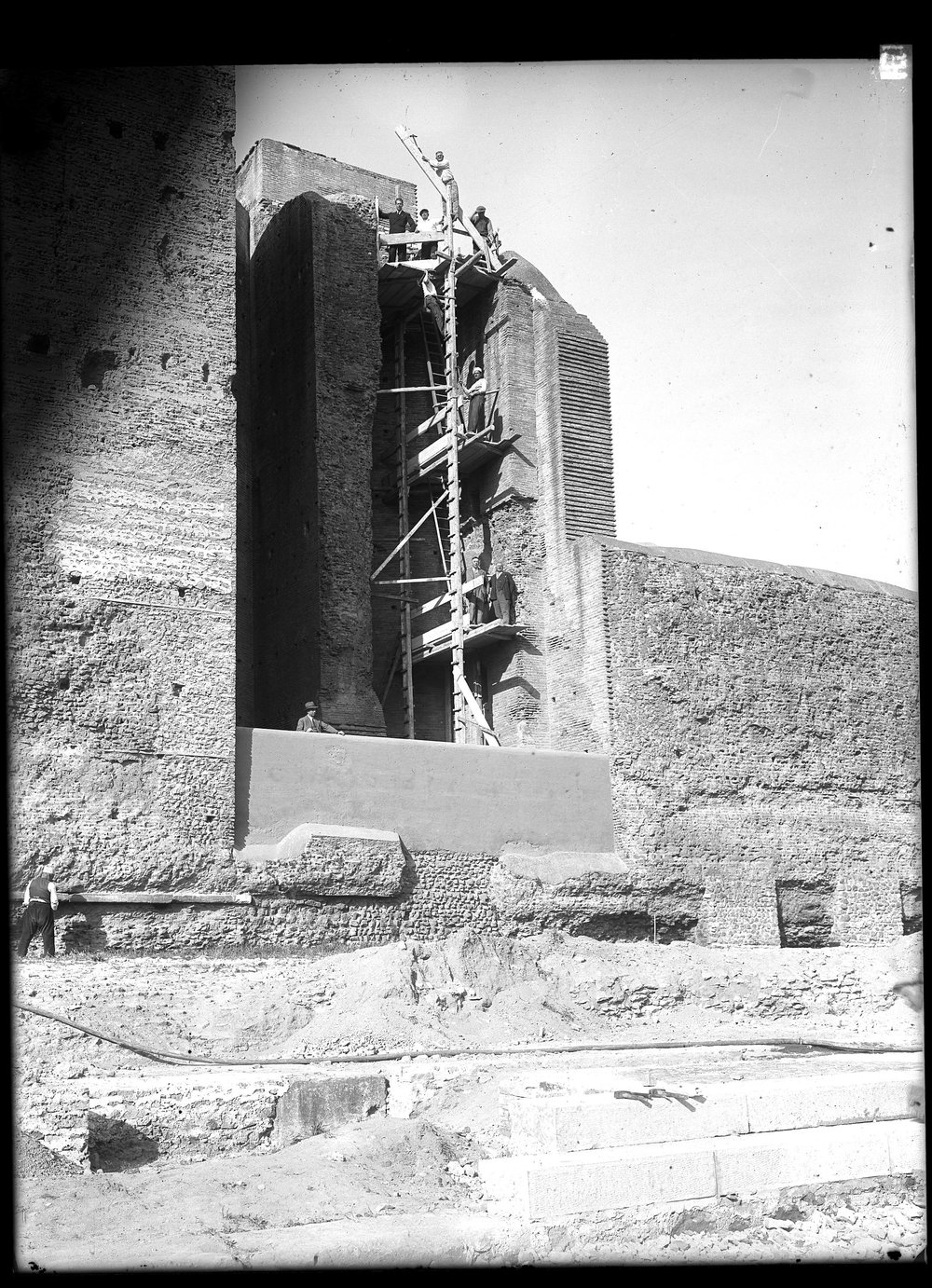 Lastra E1261 - Tempio di Venere e Roma (1).JPG