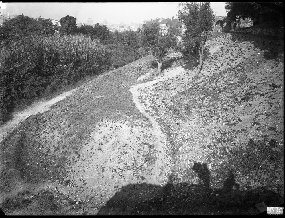 Lastra E 1995 - Velabro.JPG
