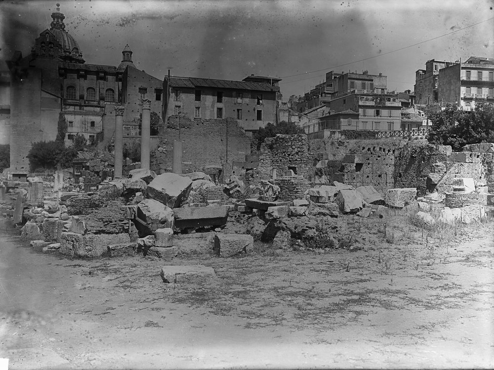 Lastra E-1196 Basilica Giulia- Iscrizione di Lucio Cesare.JPG