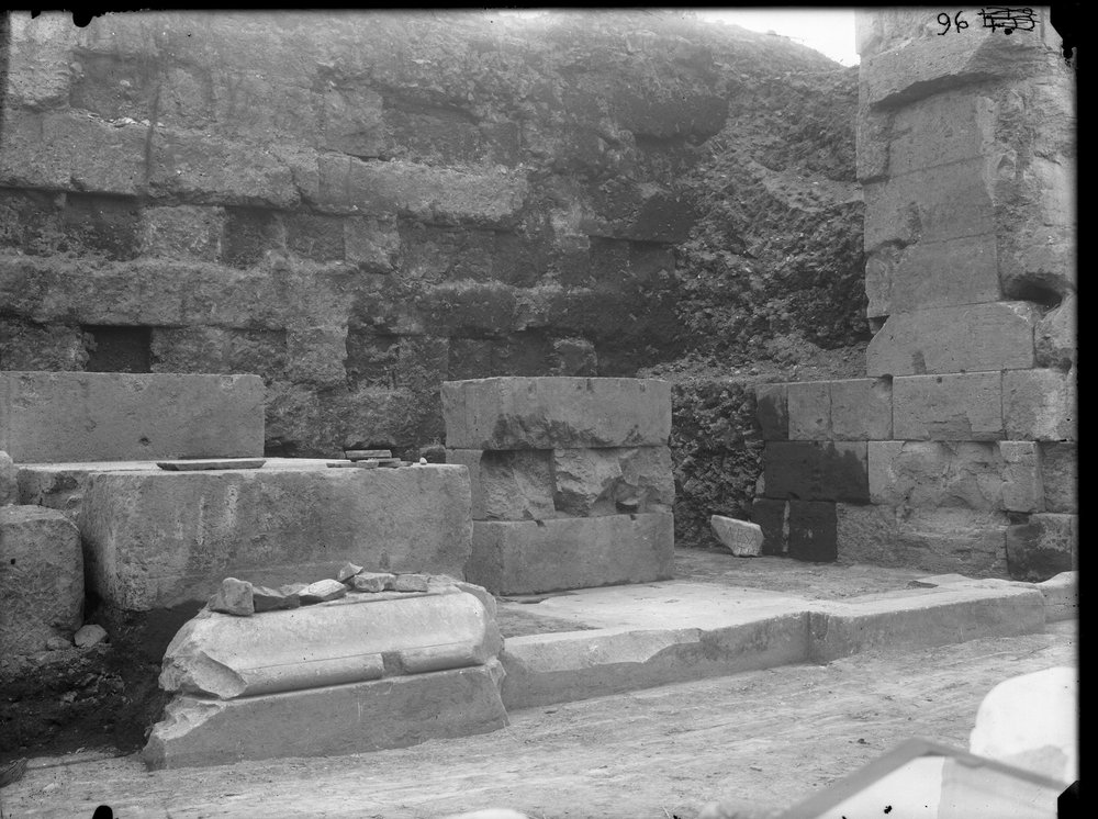 Lastra E96 - Tempio Castori.JPG