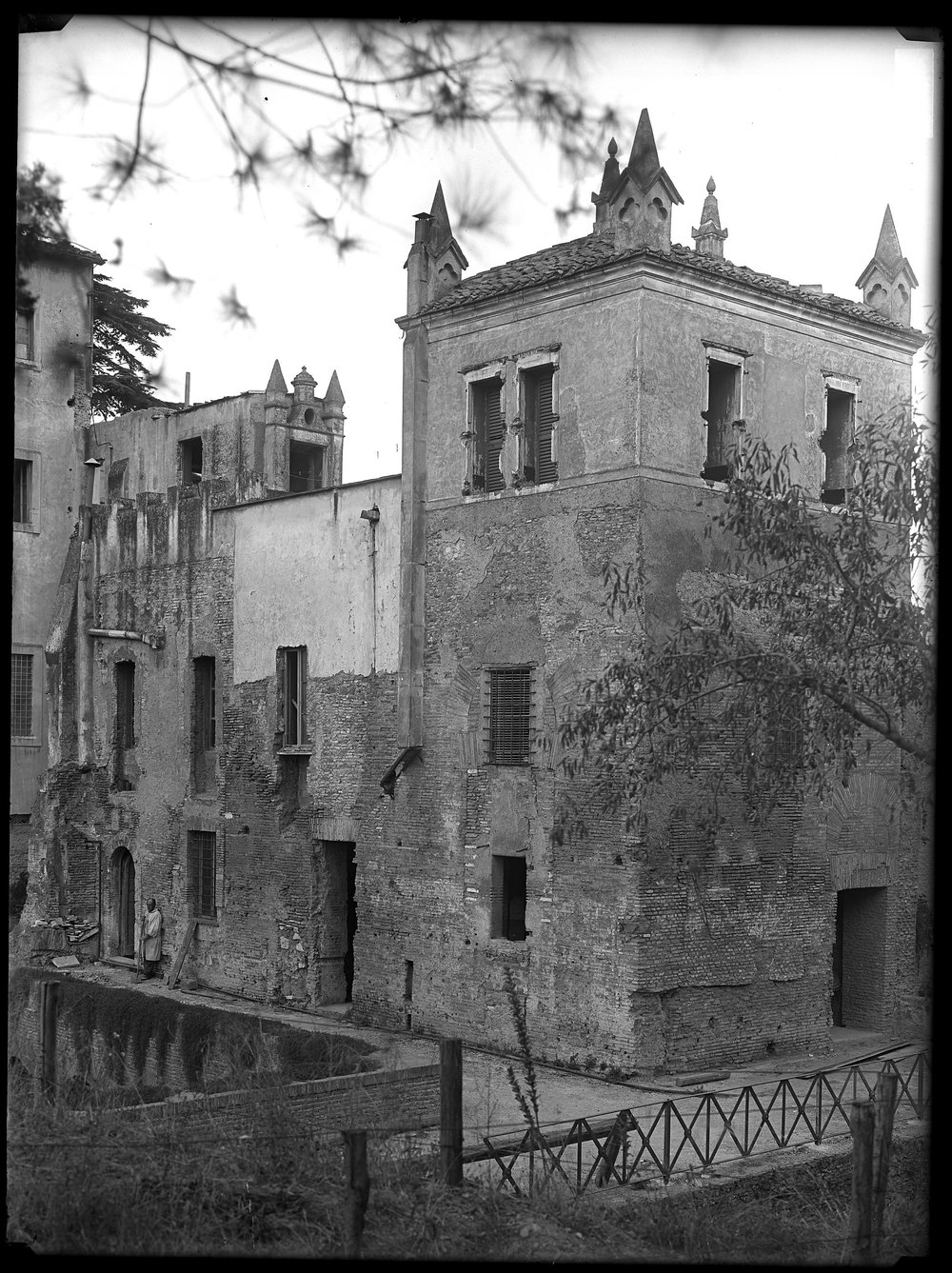 Lastra E 644 - Villa Mills.JPG