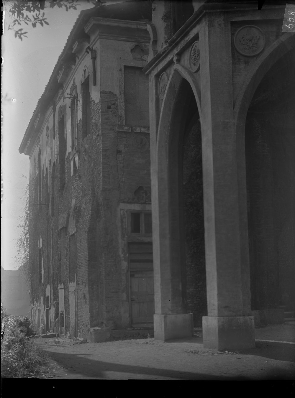 Lastra E 668 - Villa Mills.JPG
