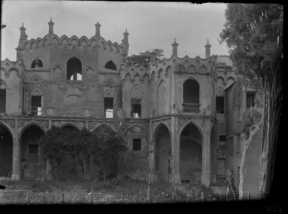 Lastra E 675 Villa Mills.JPG