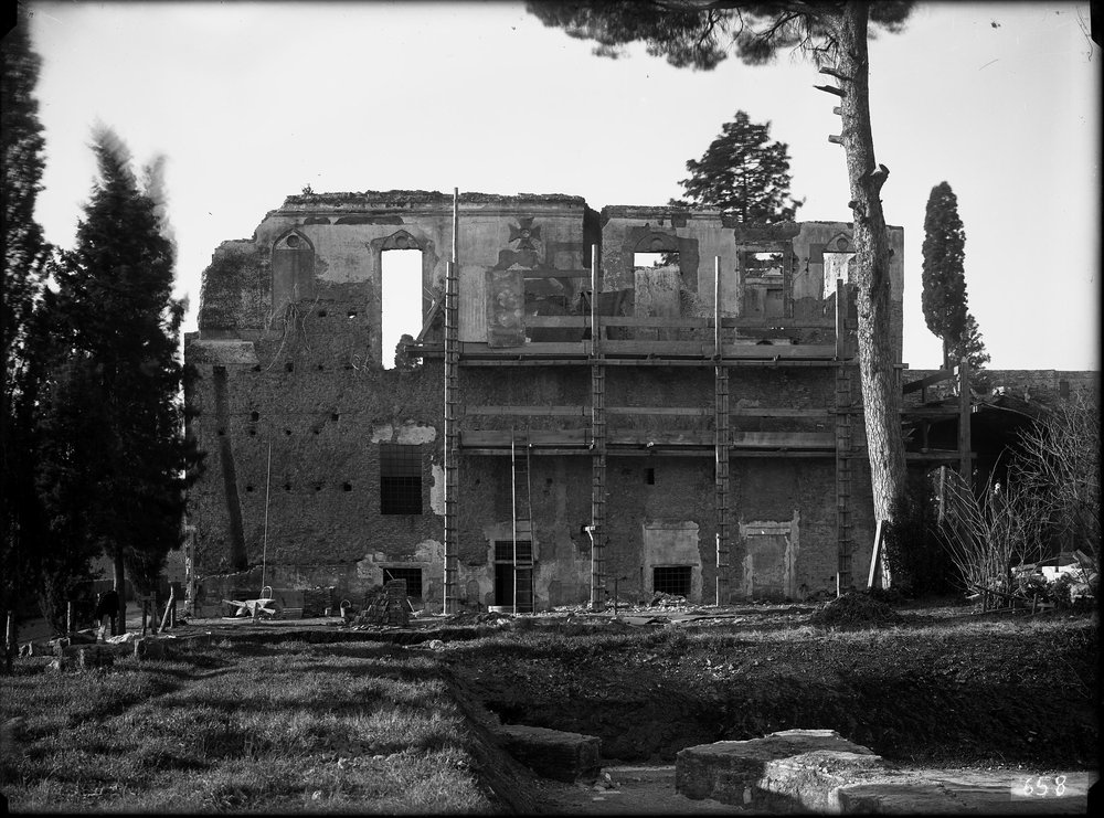 Lastra E 658 - Villa Mills.JPG
