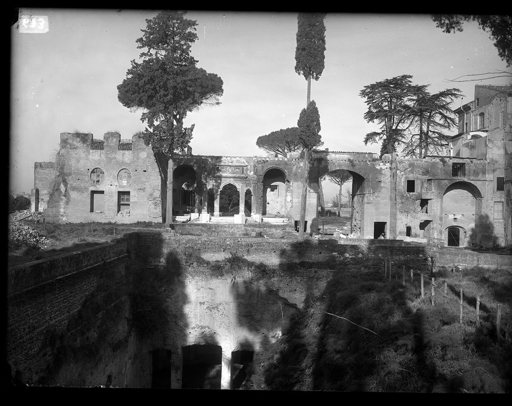 Lastra E 673 Villa Mills.JPG