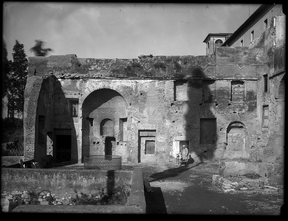 Lastra E 642 - Villa Mills.JPG