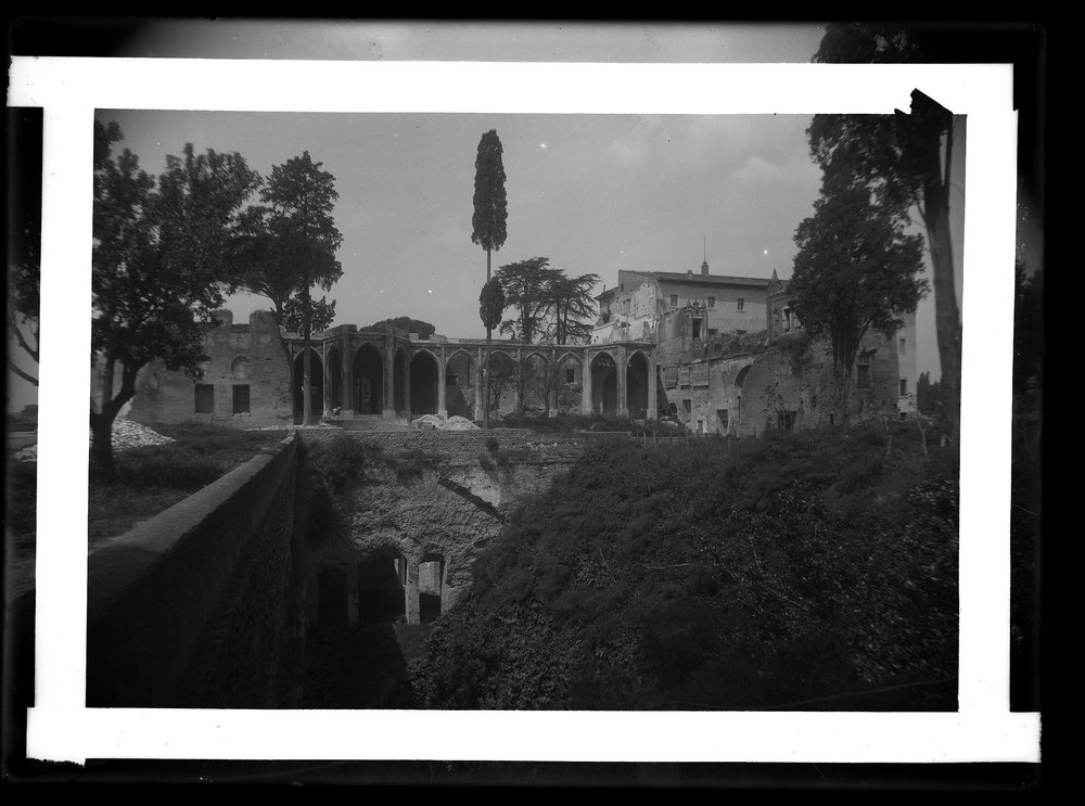 Lastra E 695 Villa Mills.JPG