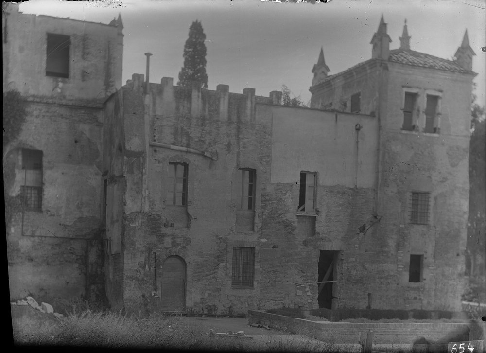 Lastra E 654 - Villa Mills.JPG