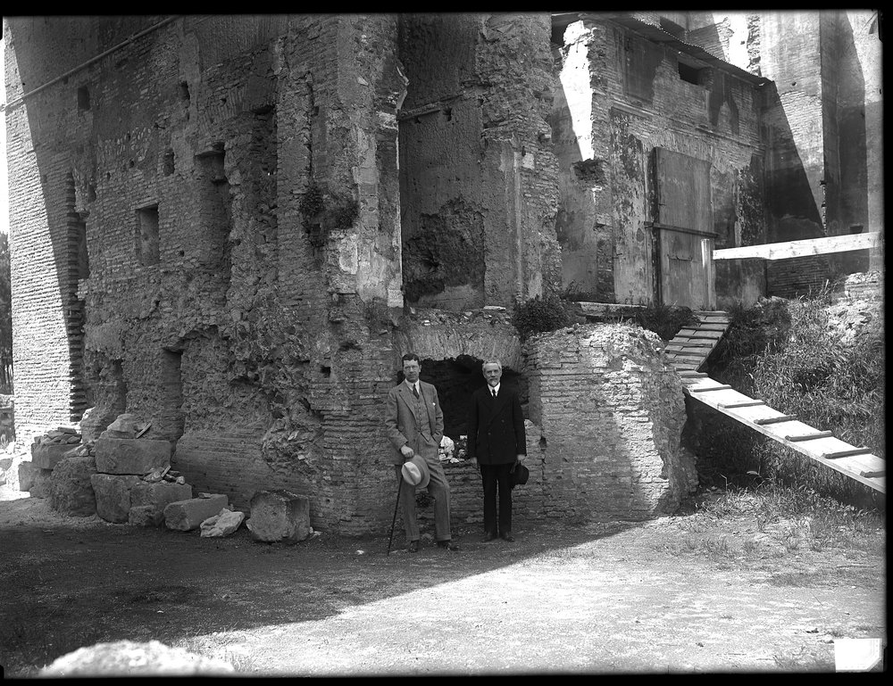 Lastra E 2446, Visite - Bartoli con altra persona alla Domus Augustana, non eseguite le positive.tif