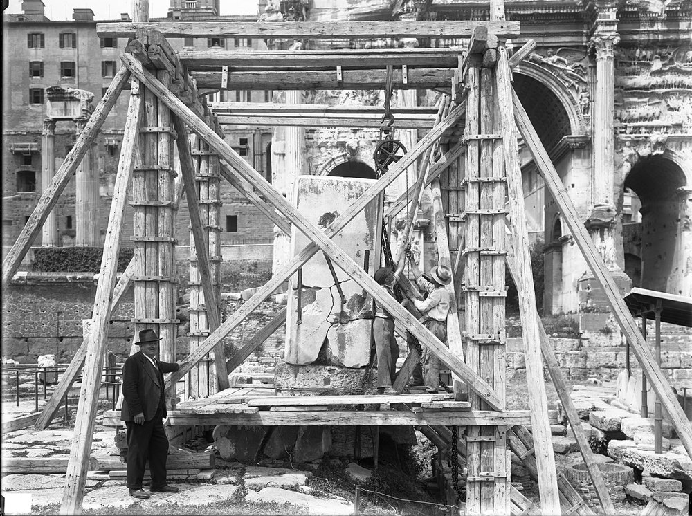 Lastra E-1804  area cultuale del Foro.JPG