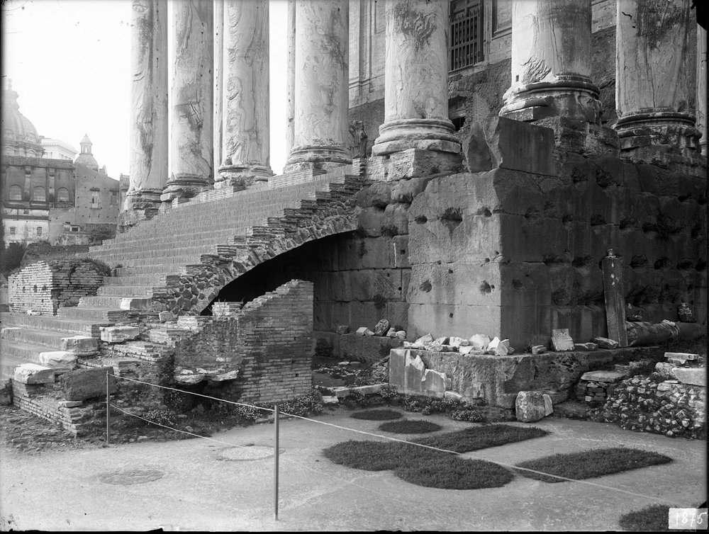 Lastra E-1875, Tempio di Antonino e Faustina.JPG