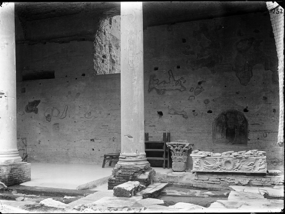 foto E252 S. maria antiqua.tif