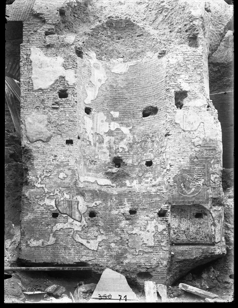 Lastra E71 - S.Maria Antiqua.tif