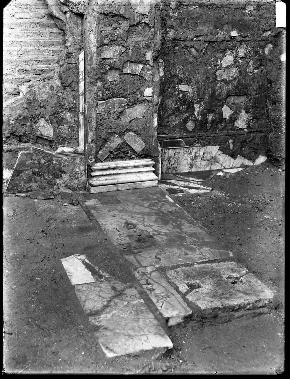 Lastra E2097 - Domus Flavia.JPG
