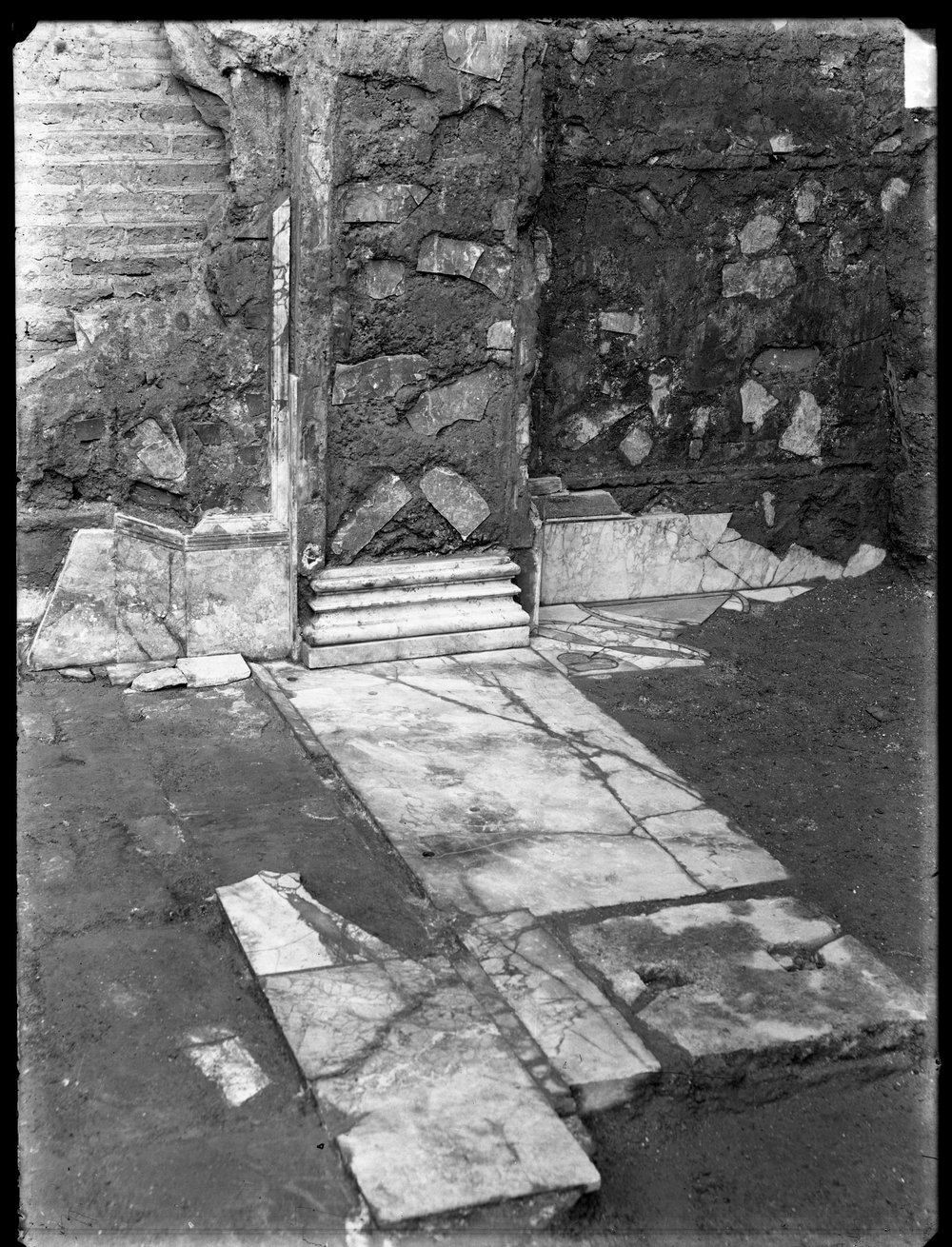 Lastra E2094 - Domus Flavia.JPG