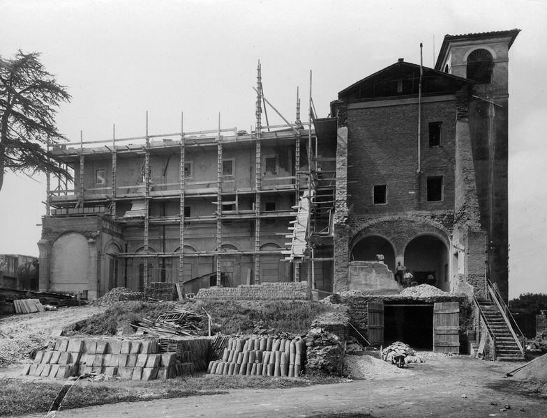 000208 - restauro - Edifici durante il restauro