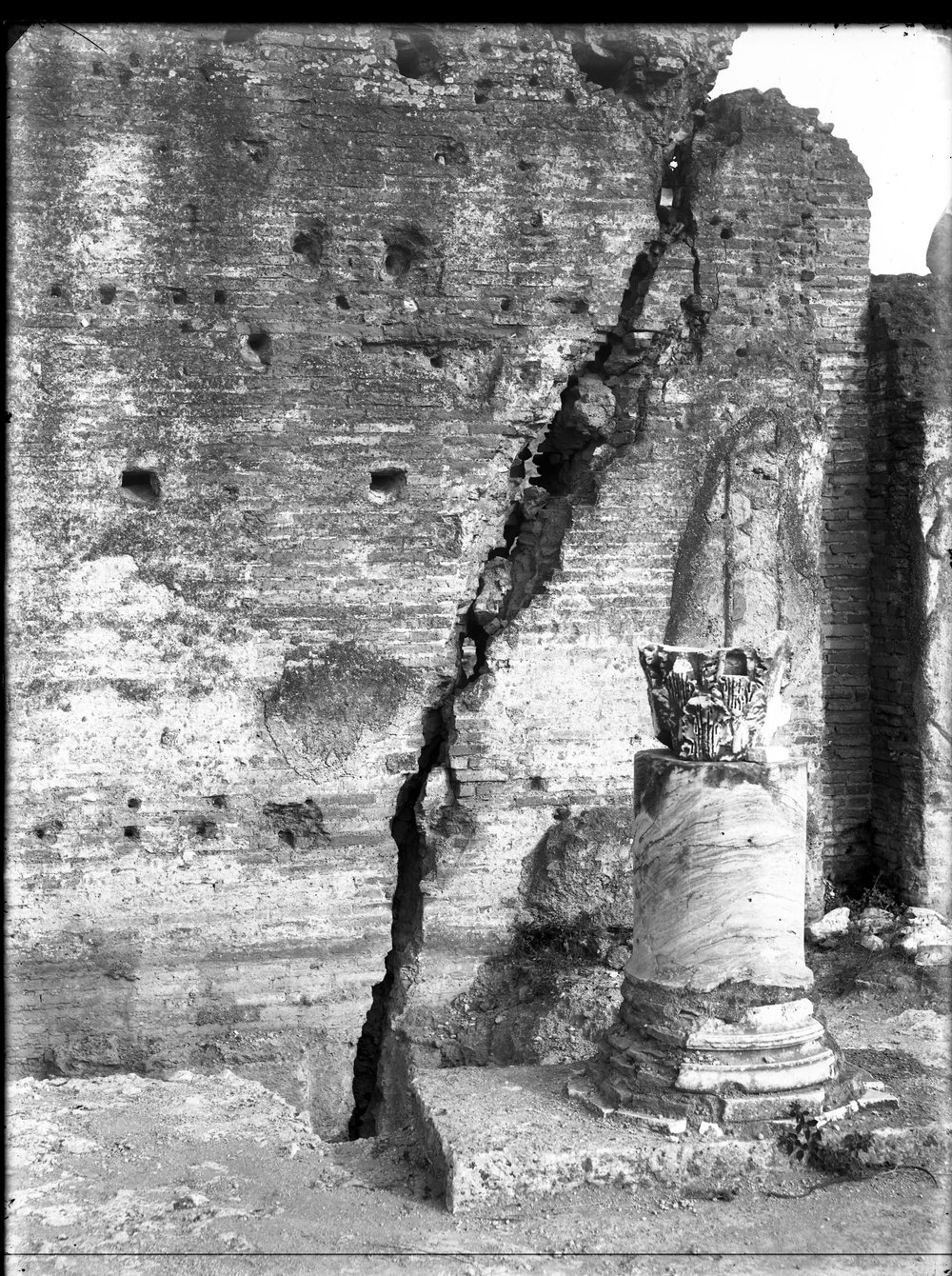 Lastra E2069 - domus flavia.JPG