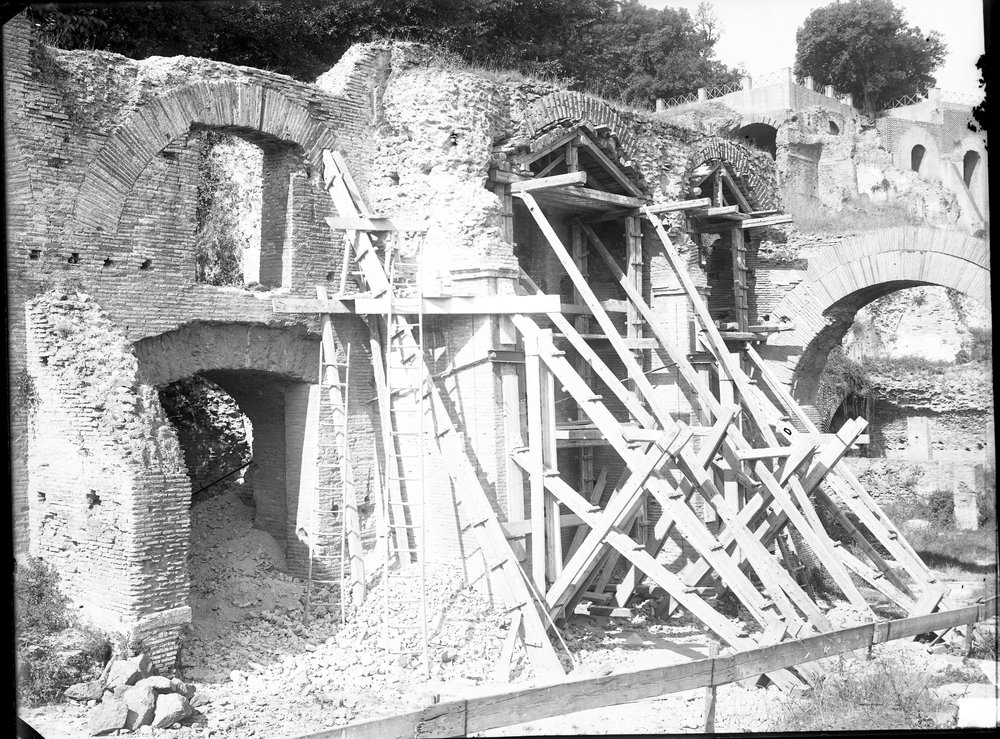 Lastra E 2104 - criptoportico al palatino.JPG