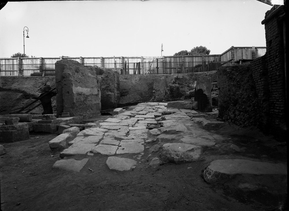 Lastra E 1559 - Curia.JPG